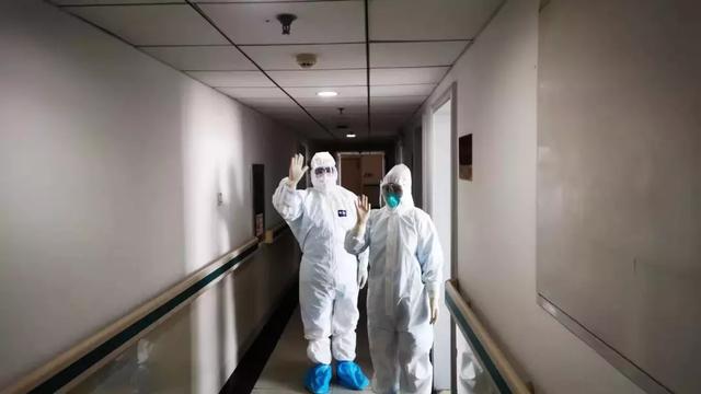 “妈妈我想你，但是我不哭”抗疫护士长女儿的话让人泪目