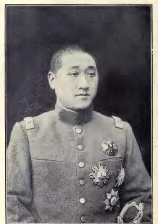 独立|他曾带兵收回中国156万平方公里领土，却穿着睡衣被军阀拖走枪毙