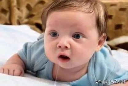 「产前产后护理」孩子总是流口水，爸爸妈妈要重视