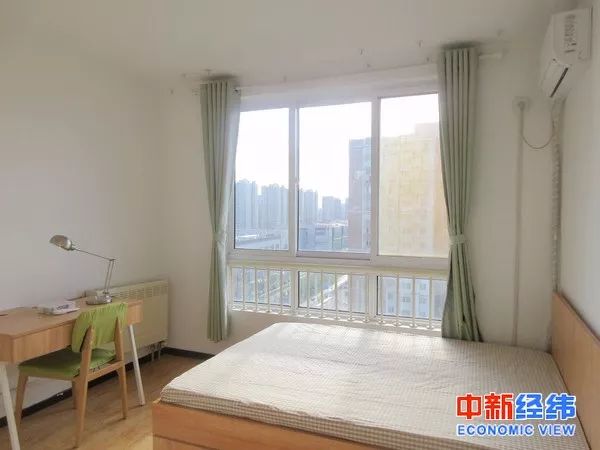 房东自述：“我给我的租客免房租，而我的房东