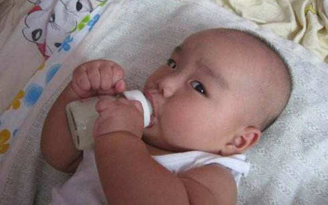 几个月宝宝会厌奶期 749ded82fcf94a7cac46606fc6e759a0.jpeg