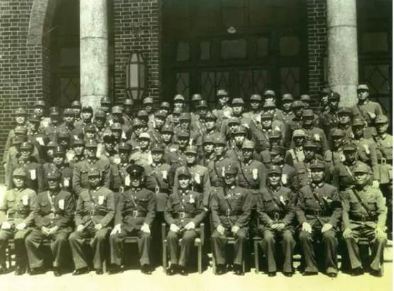 终结|国民党抗战后期最大手笔，蒋介石坐镇西昌，3天终结18年云南王