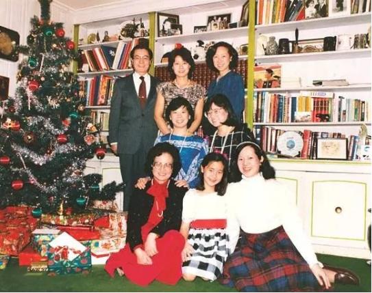 美国“华人第一家庭”：寒门子弟成华人船王，六金花四个哈佛毕业