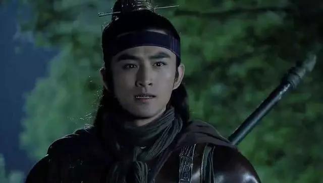 武藝|張清連敗梁山十五位大將，面對武藝平平的厲天閏，為何卻被秒殺
