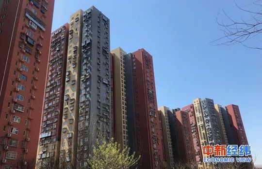 房东自述：“我给我的租客免房租，而我的房东