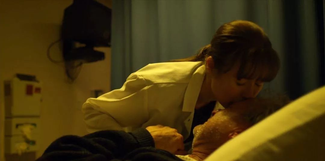 电影《传染病》:初看不知片中意,再看已是片中