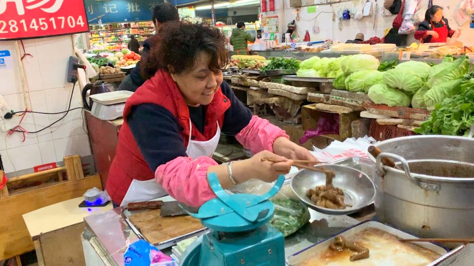 菜市场的GDP_菜市场简笔画(2)