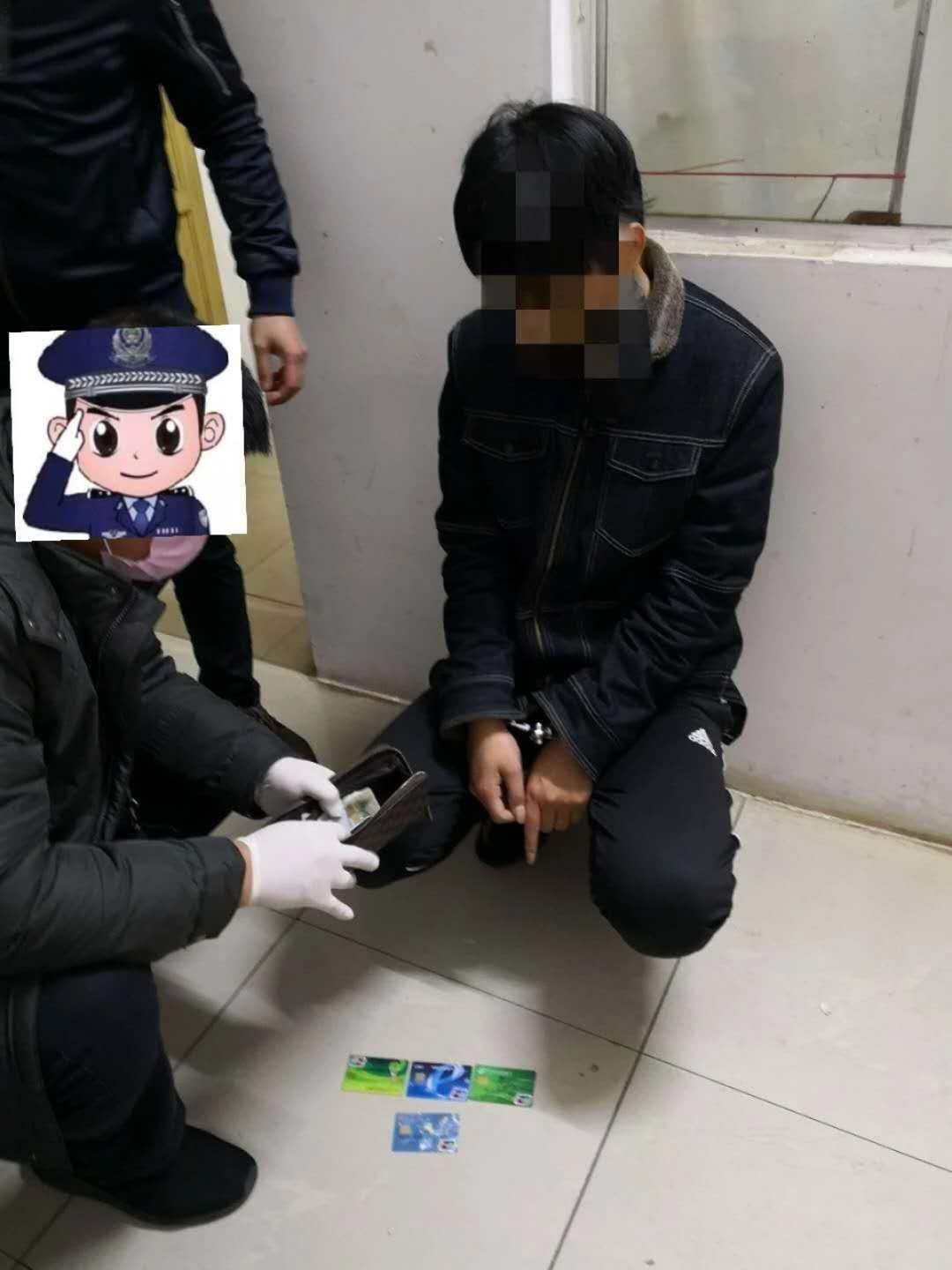 抓人口罩_戴口罩的卡通图片
