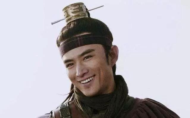 武藝|張清連敗梁山十五位大將，面對武藝平平的厲天閏，為何卻被秒殺