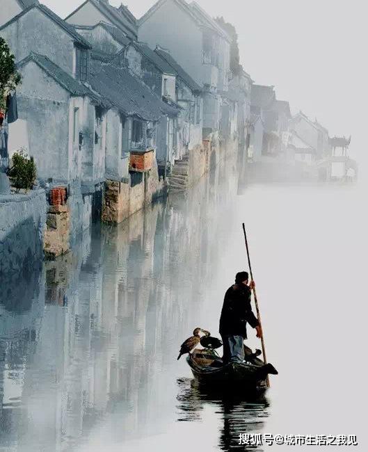 托命须长鑱,浮家只小舟.江南烟雨岸,何处不堪留?