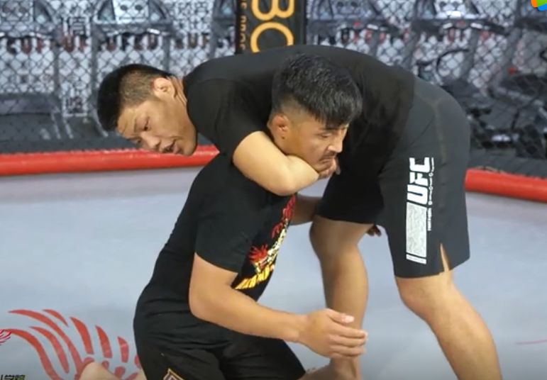 李景亮与ufc签署下一场赛事合约china top team返回搜狐,查看