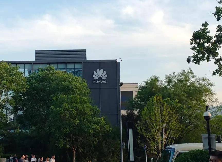 小米、OPPO、vivo又联手搞事情？华为：与我无关