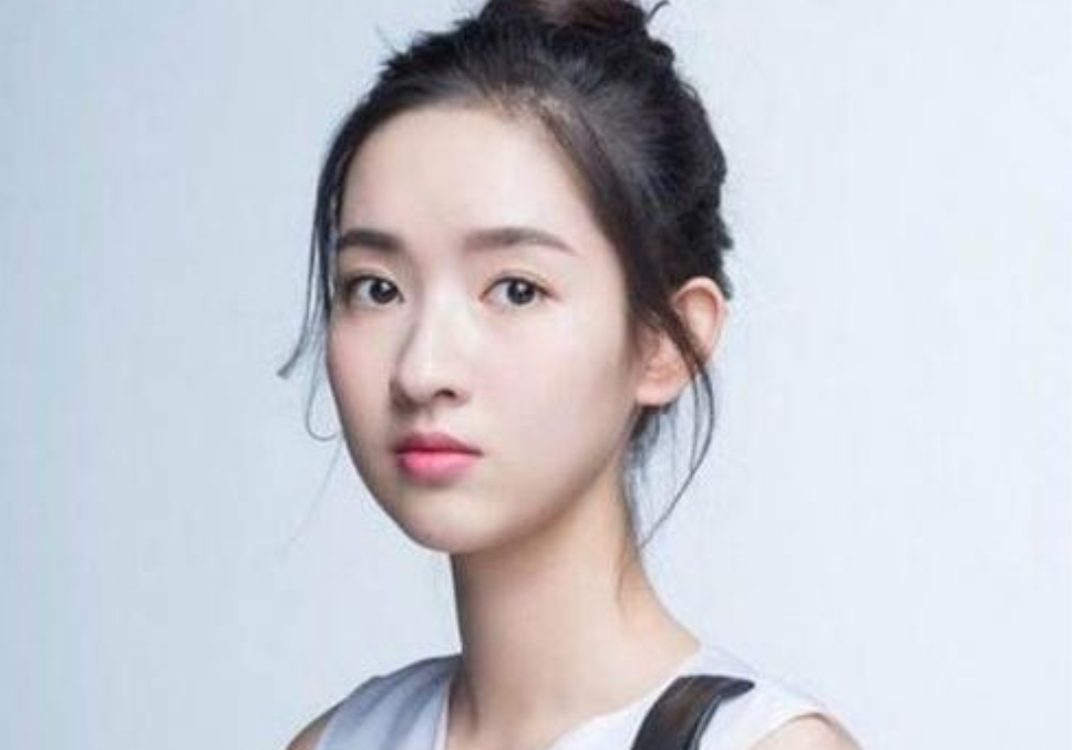 李易峰的女神,肖战初吻献给她,她的魅力真的大?_王玉雯