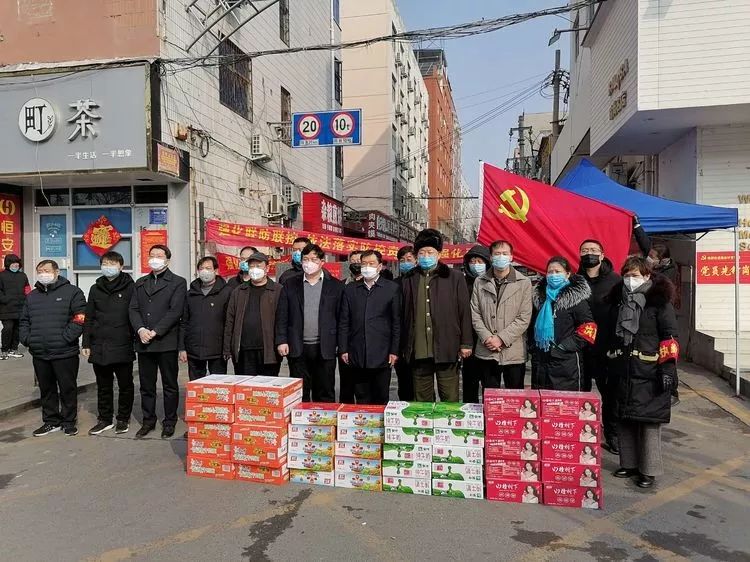 2月7日,中成集团董事长段献忠先生,副董事长李淑静女士在集团总顾问