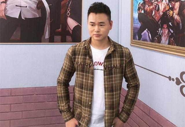 虎牙狂人成DNF连跪代表，13把苍穹光剑连碎，才出一把+14？_直播