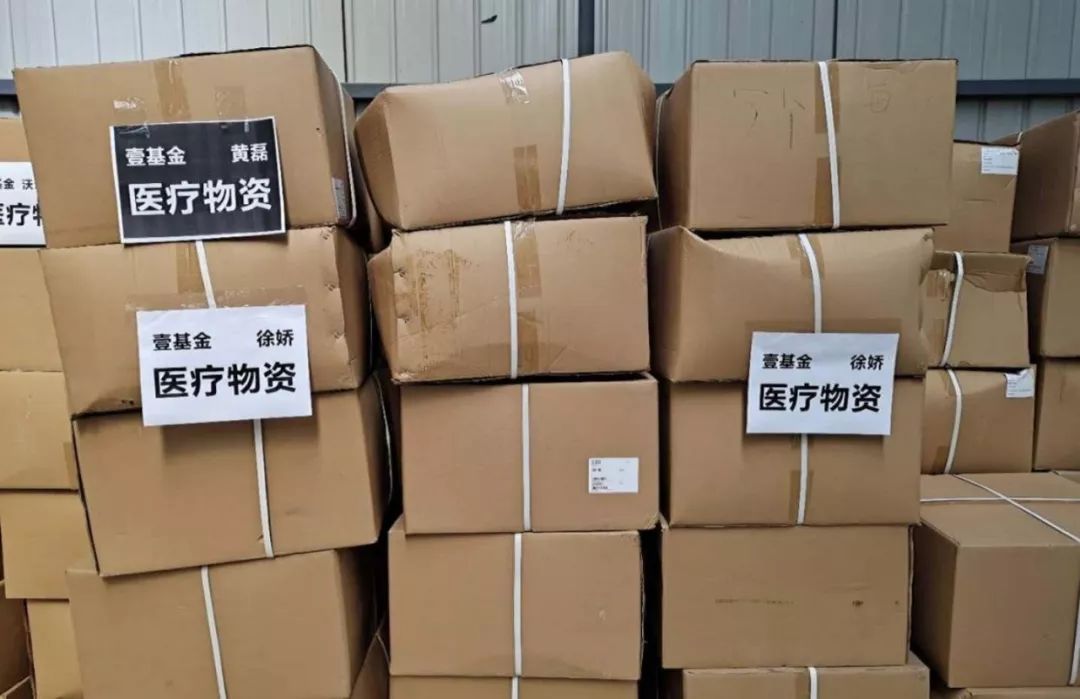22岁“星女郎”徐娇近照曝光，脸变长似发面馒头