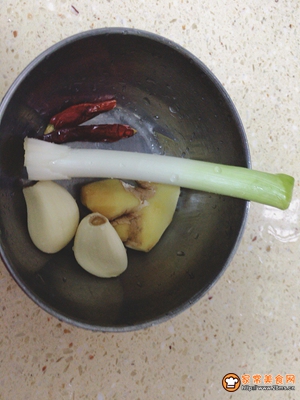 怎么做黄骨鱼炖豆腐 9f3d4ec78c0e49a0b507c3a34e22ead8.jpeg