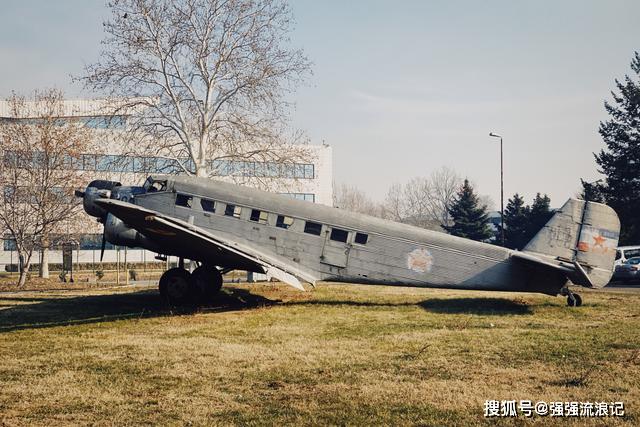 贝尔格莱德航空博物馆和ju52运输机整个航空博物馆就是人类航空历史的