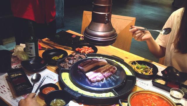 “宅在家里，和妻子相处10多天后，我突然不敢提