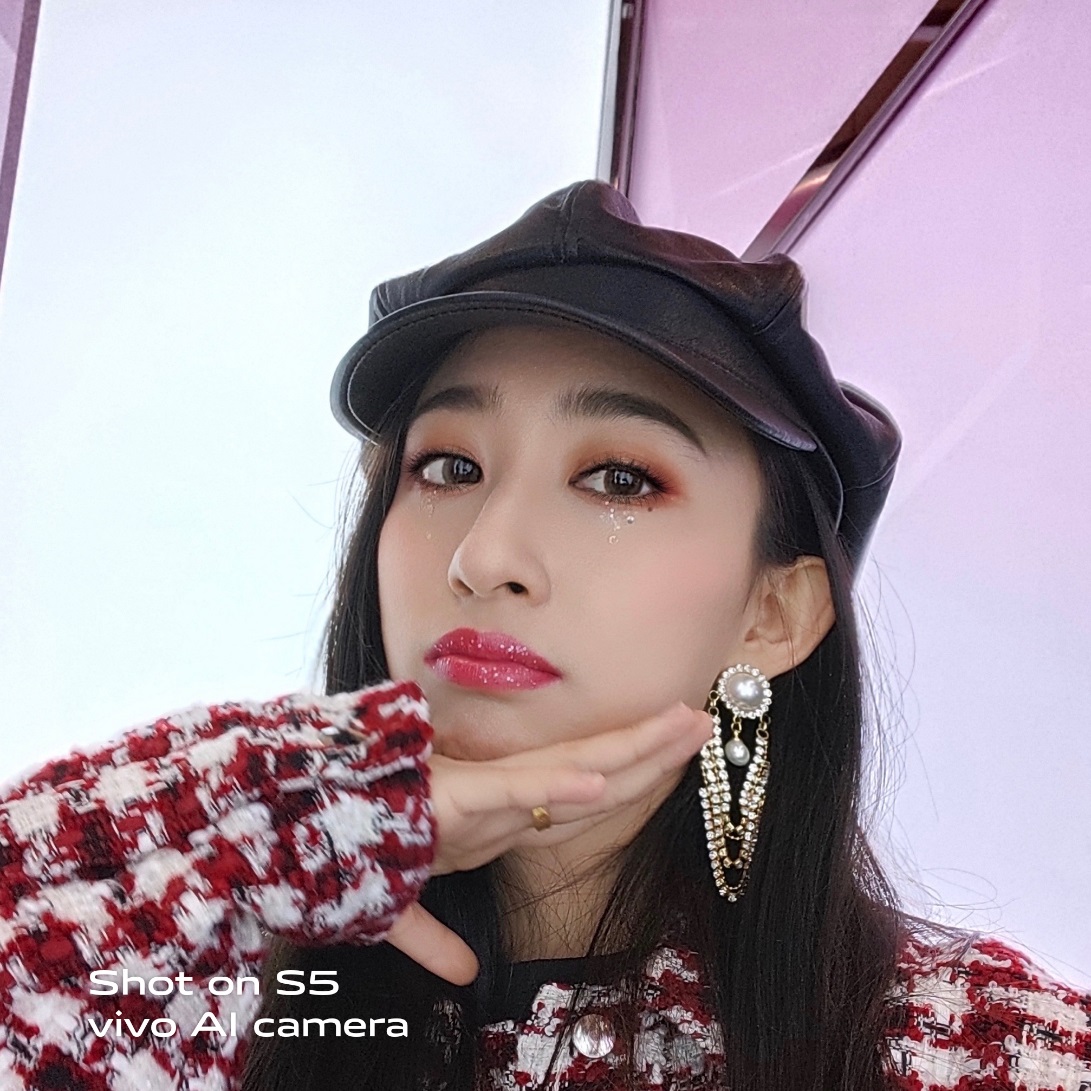 拍照怎么拍出网红感 120f94e5c08c4810a719cff3e2d58b86.jpeg