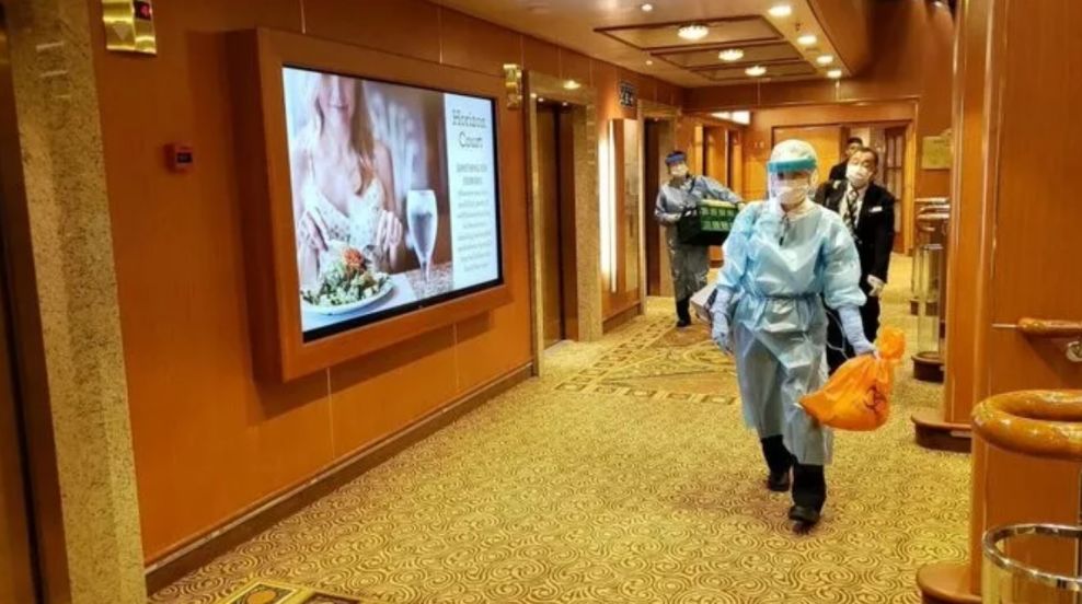 现实版“恐怖邮轮”！135人确诊，3700人海上隔离