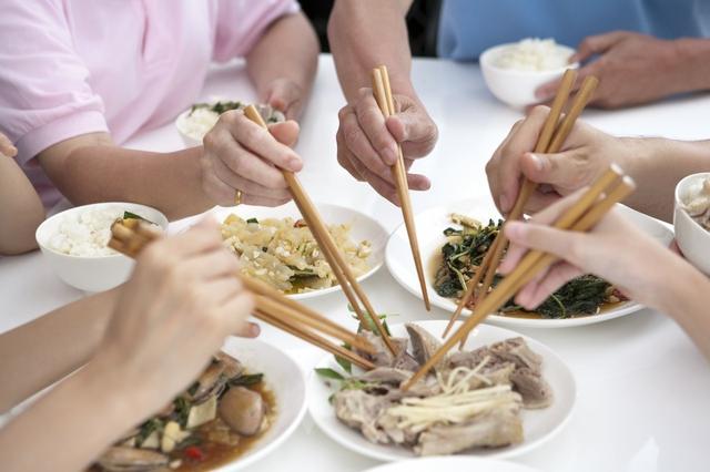 「晚晚育儿」春季长个，奶奶好心耽误孩子，从三方面入手让孩子猛长个