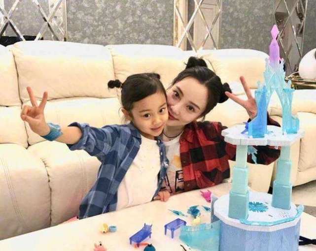 李小璐20天没出门没洗脸瘦脱相,与蒋劲夫新剧恐
