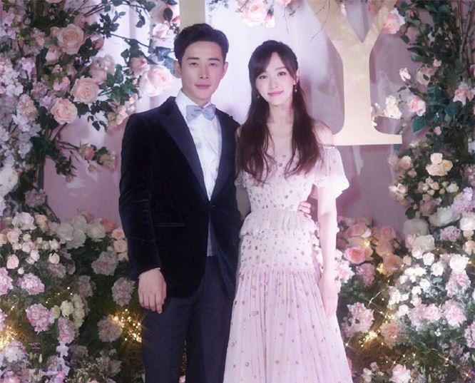 原创恭喜唐嫣升级当妈，有女星疑似透露出她已生下双胞胎