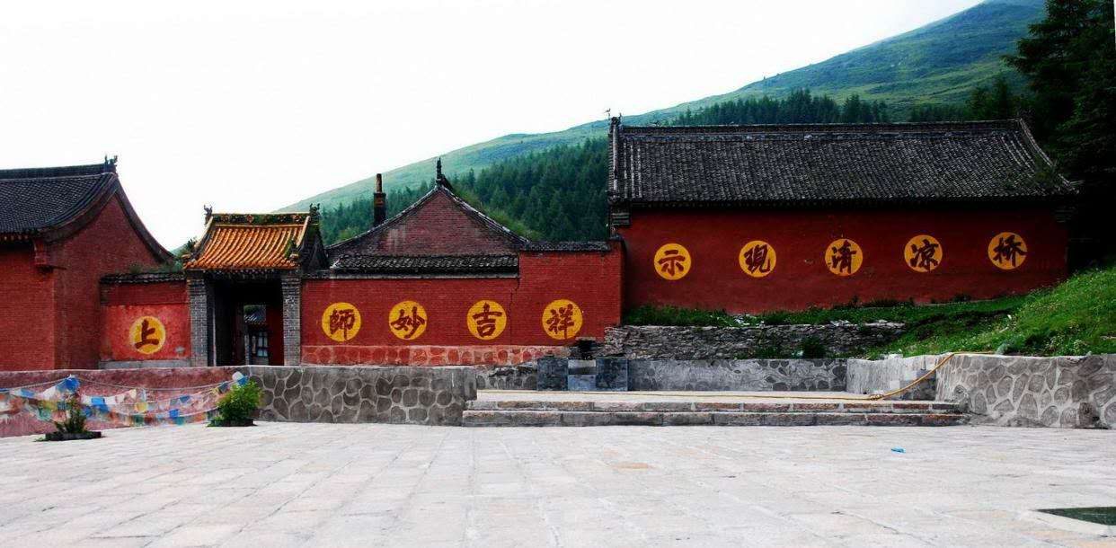 寺庙养老院免费是真的吗 9018c1ec68a54a81925902d7df6812fa.jpeg