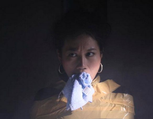 她被称“烂片之王”，出道多年不火，为拍戏吃