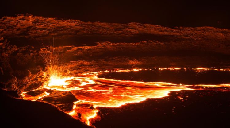 世界上最大的超级火山,美国黄石公园岩浆量可超1000个