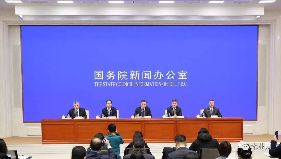 gdp 四部门经济_中国gdp经济增长图(3)