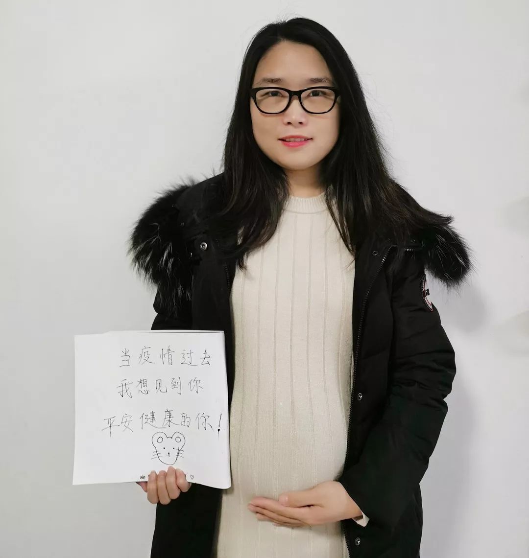 第二临床学院研究生辅导员胥欣工作照和送给学生的话