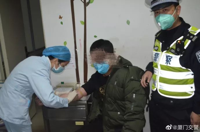 喝了八两洋酒!厦门一女司机疫情期间聚餐醉驾