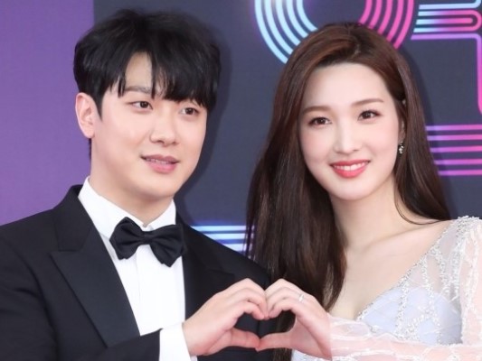 韩国23岁爱豆律喜诞下双胞胎 与崔敏焕未婚先孕
