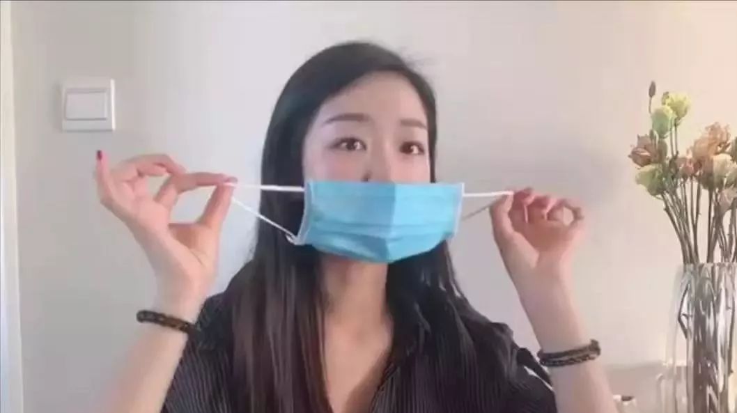 湖北人口罩_戴口罩的卡通图片(2)