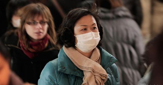 女子自服感冒药后症状消失，却无故牵连至11人，