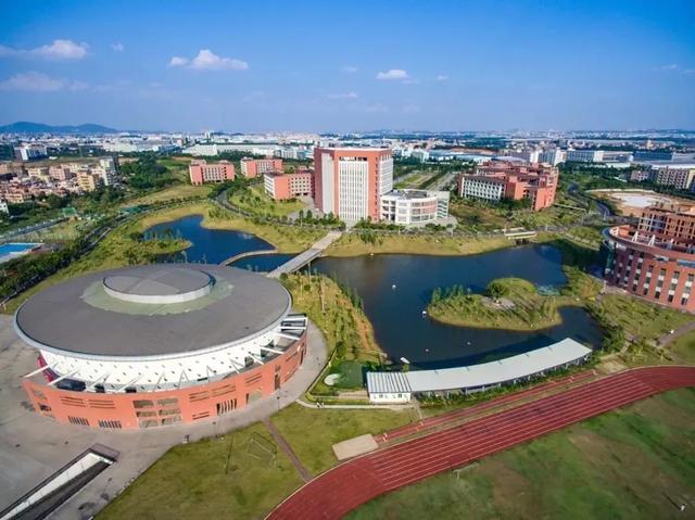 学校属性:专科【 公办】 学校地区:佛山市三水区 学费:5250-6410 住宿