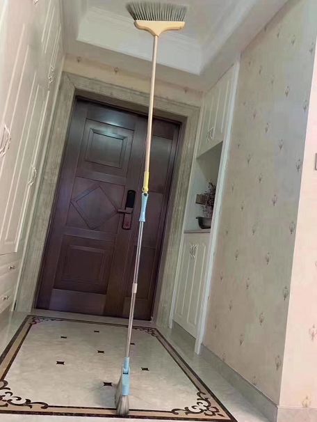 扫把立起来