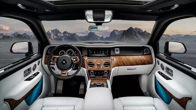 豪华车内饰图 45e764b7b42442758d440f25c5b83cb2.jpeg