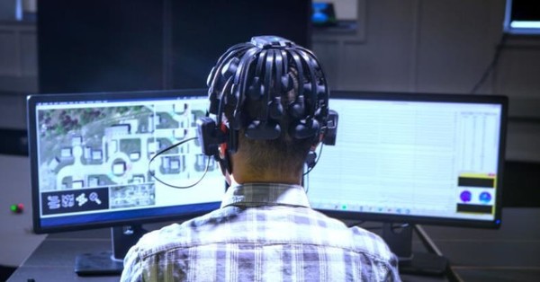 研发军用人工智能机器人新思路：模拟游戏玩家脑电波_研究