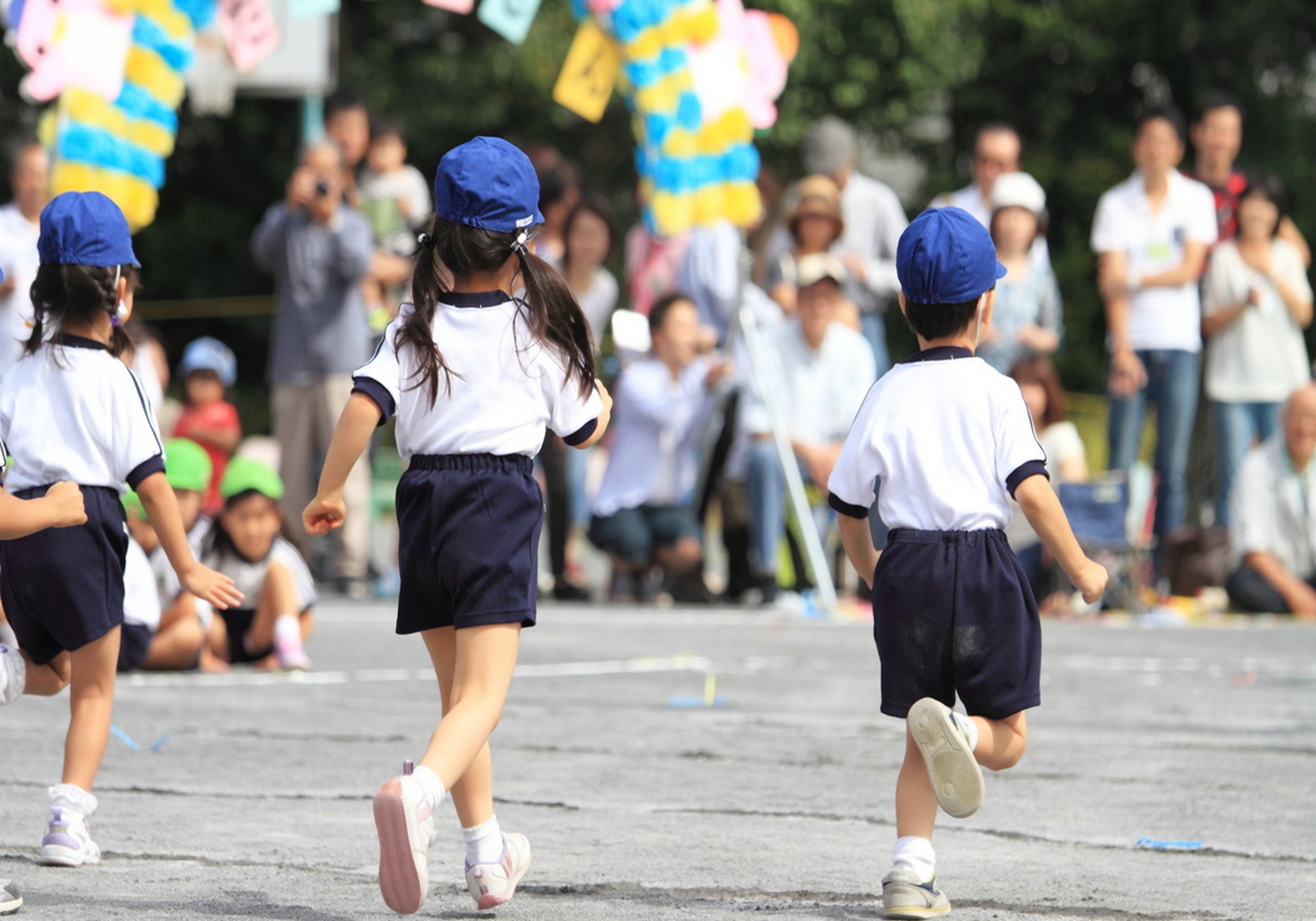 90年代00年出生人口_2021年和90和00后年龄(3)