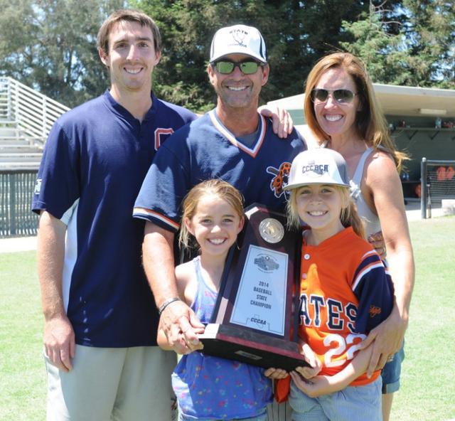 科比事故遇难者举行追思会,14岁女孩生前照曝光