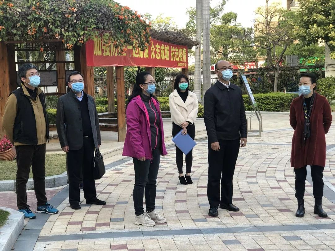 市教育局吴亿年副局长莅临湖里实验小学检查指导疫情防控工作