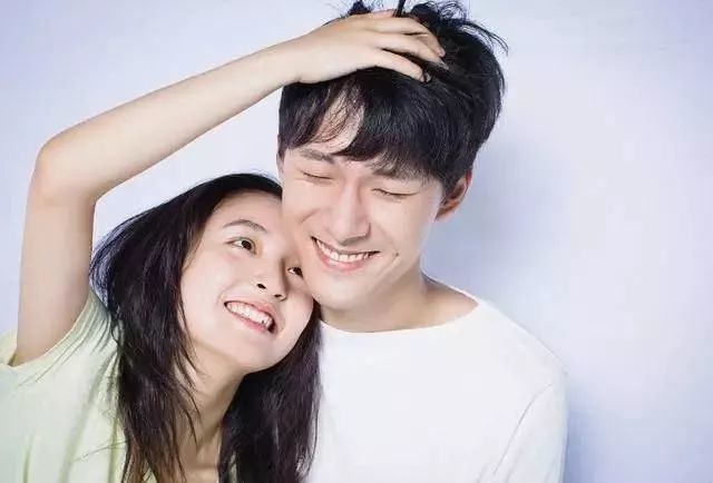 武大校花被曝已怀孕22周! 与男友未婚先孕, 疑似