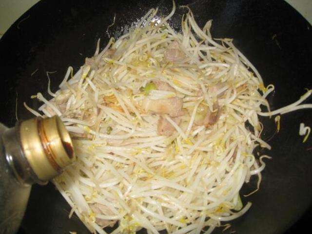 豆芽怎么炒好吃简单易学 d07f9051931747b5a08f50933a34f346.jpeg