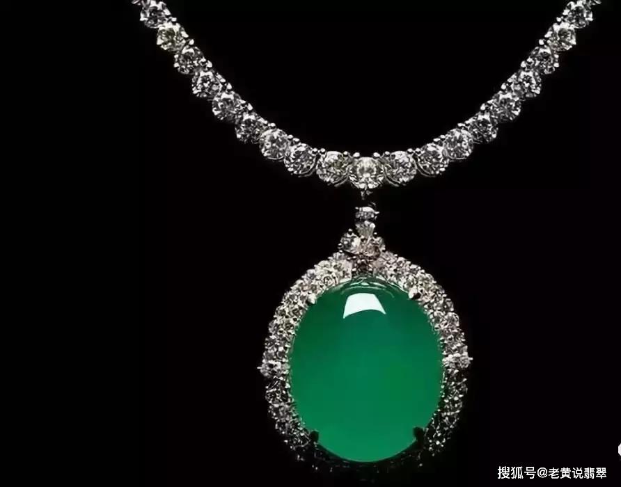 大爷花光10万积蓄买了块帝王紫翡翠,结果行家的一句话