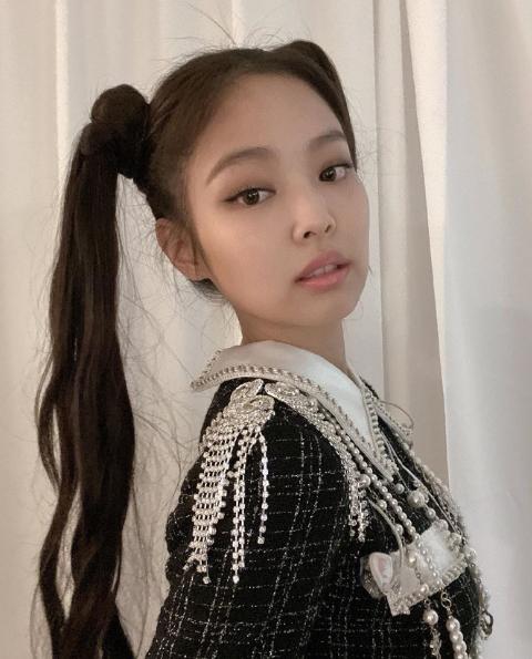 为什么jennie双马尾就是水冰月我们就是猪尾巴颅顶高就是优越