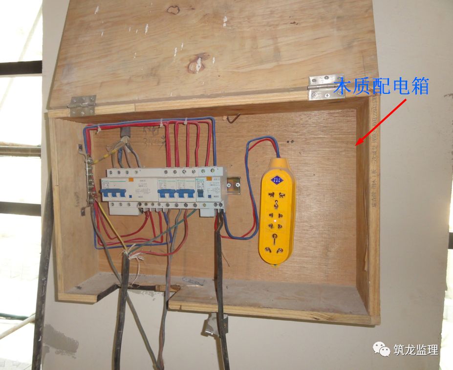 施工现场临时用电39种习惯性违章行为,条条戳中要害!