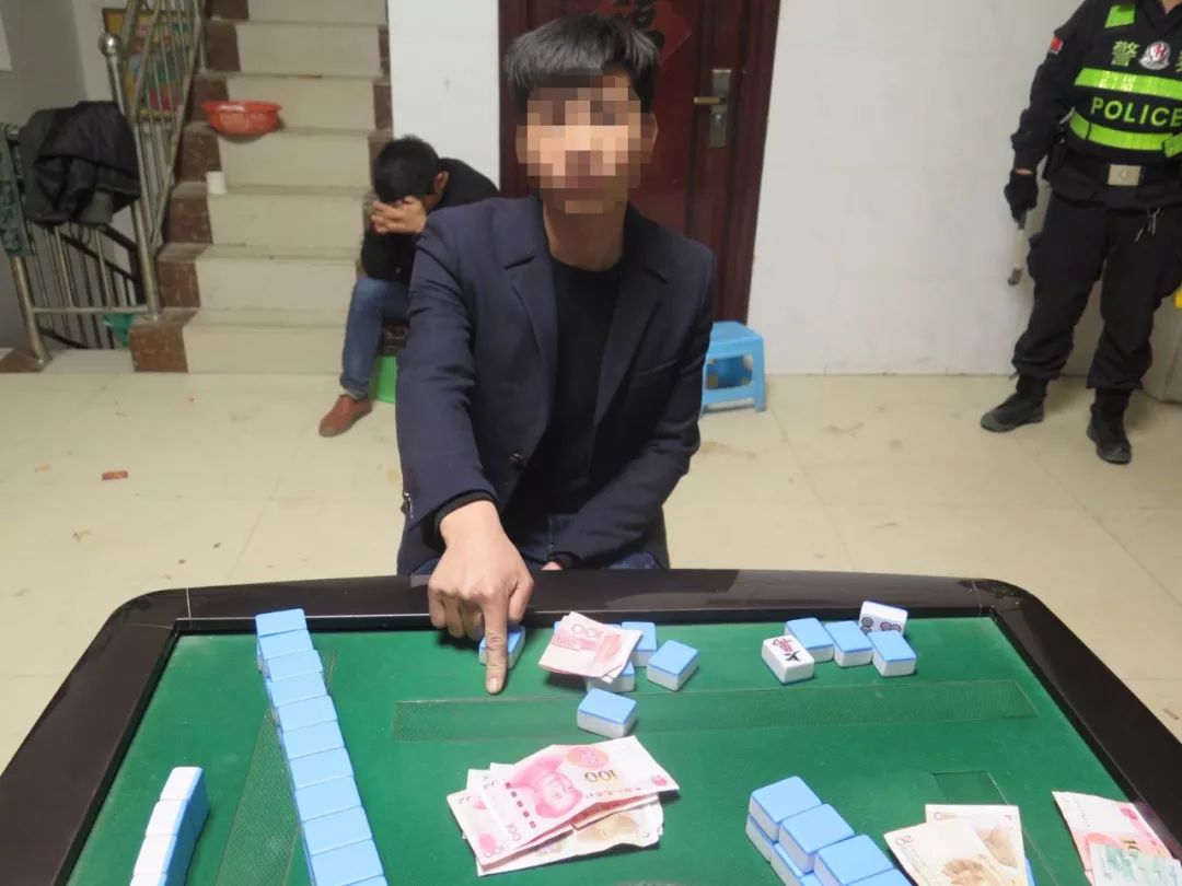 经调查,当天21时许,农某杰,农某全,农某元,刘某洪到农某云家以打麻将